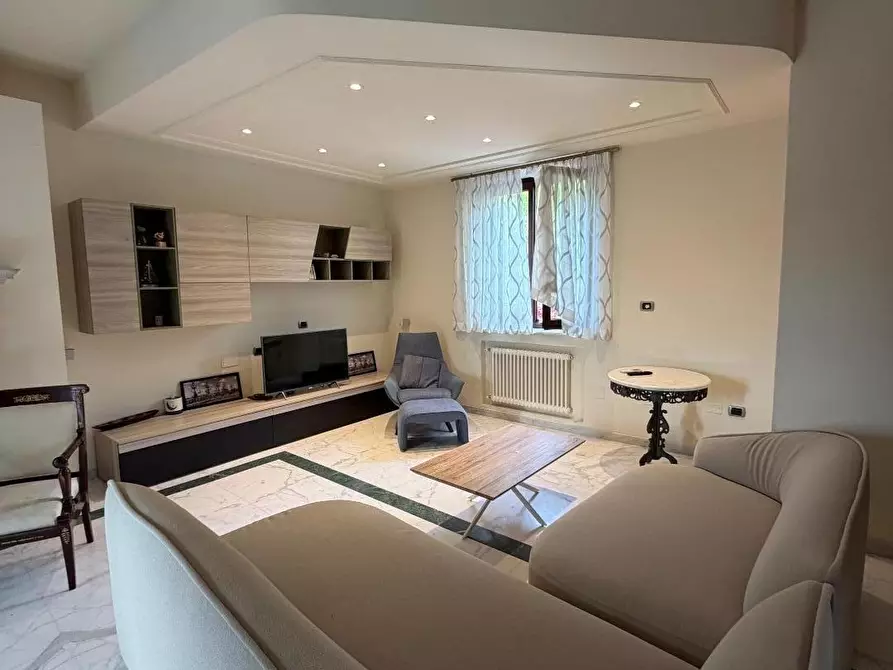 Immagine 5 di Appartamento in vendita  a Sarzana