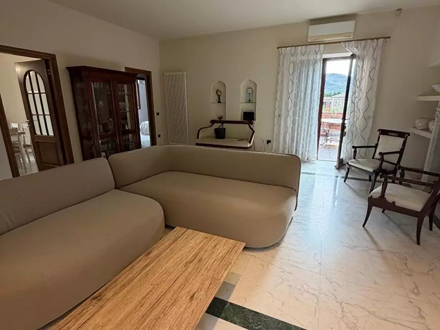 Immagine 10 di Appartamento in vendita  a Sarzana