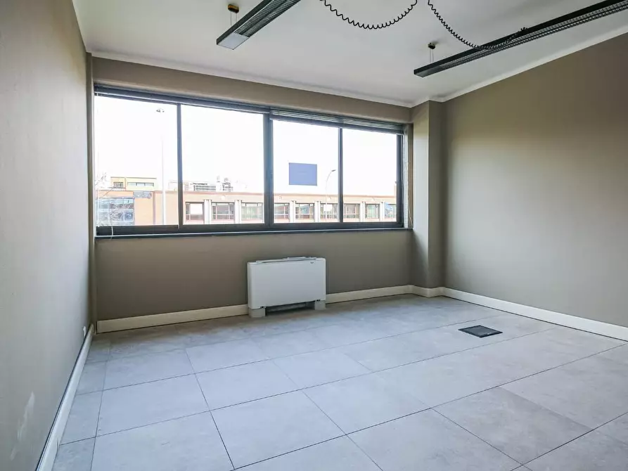 Immagine 13 di Ufficio in affitto  a Pisa