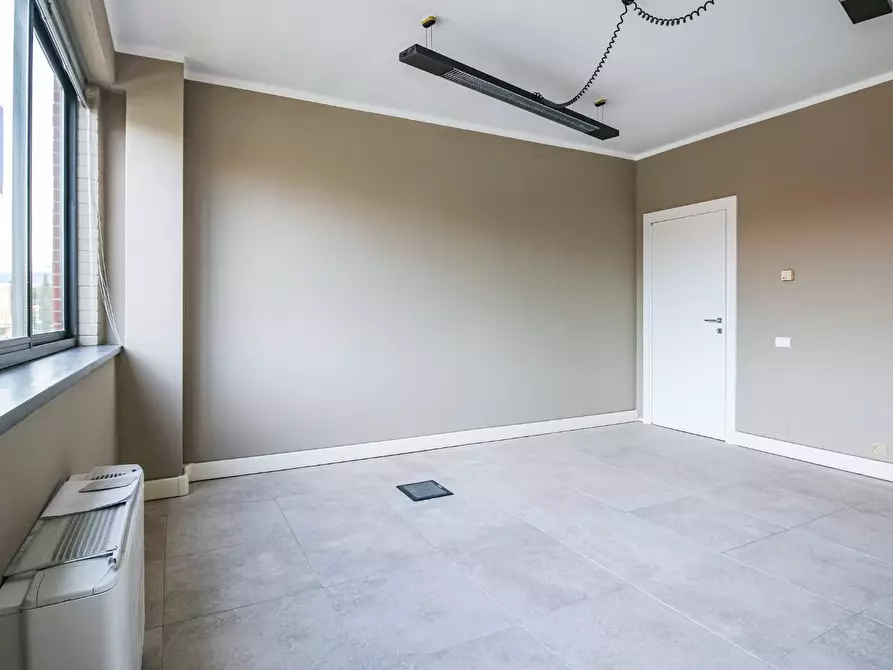 Immagine 14 di Ufficio in affitto  a Pisa