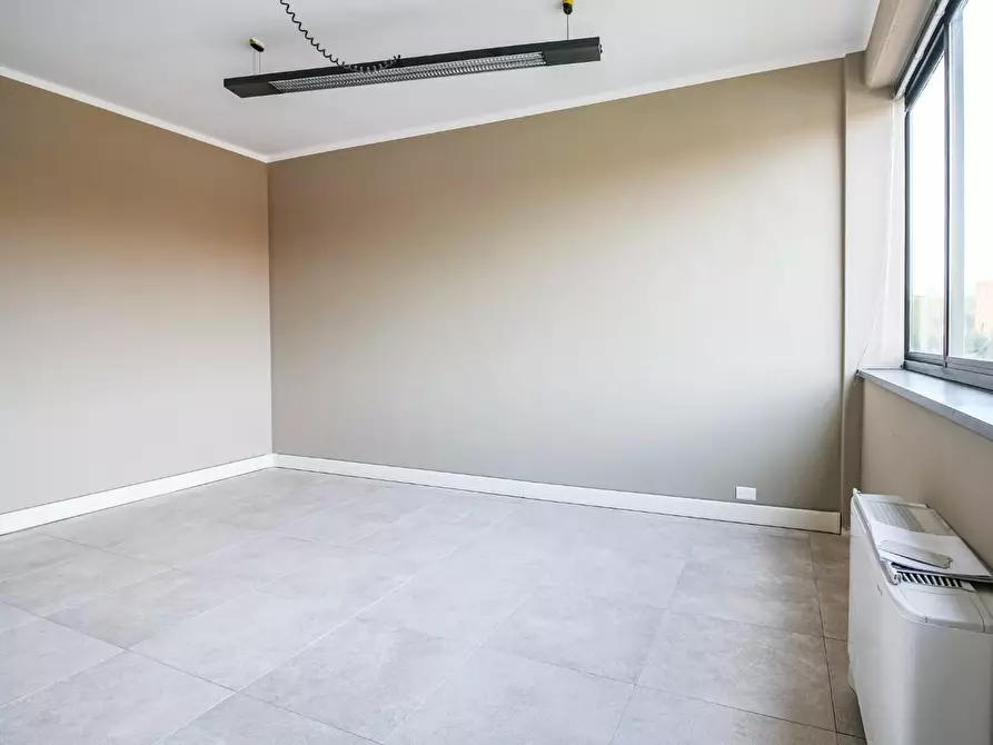 Immagine 15 di Ufficio in affitto  a Pisa