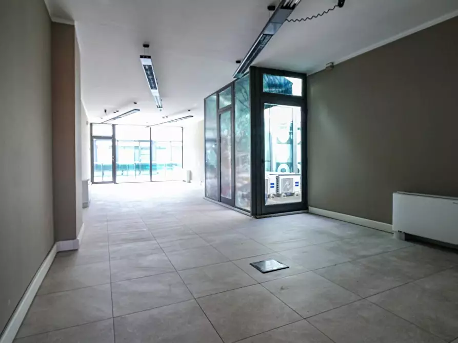 Immagine 8 di Ufficio in affitto  a Pisa