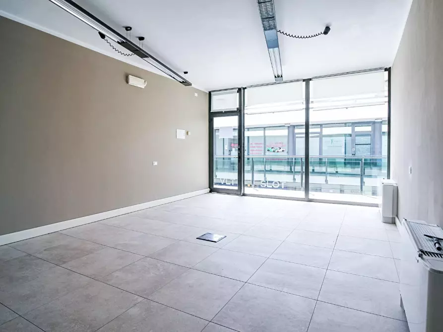 Immagine 5 di Ufficio in affitto  a Pisa