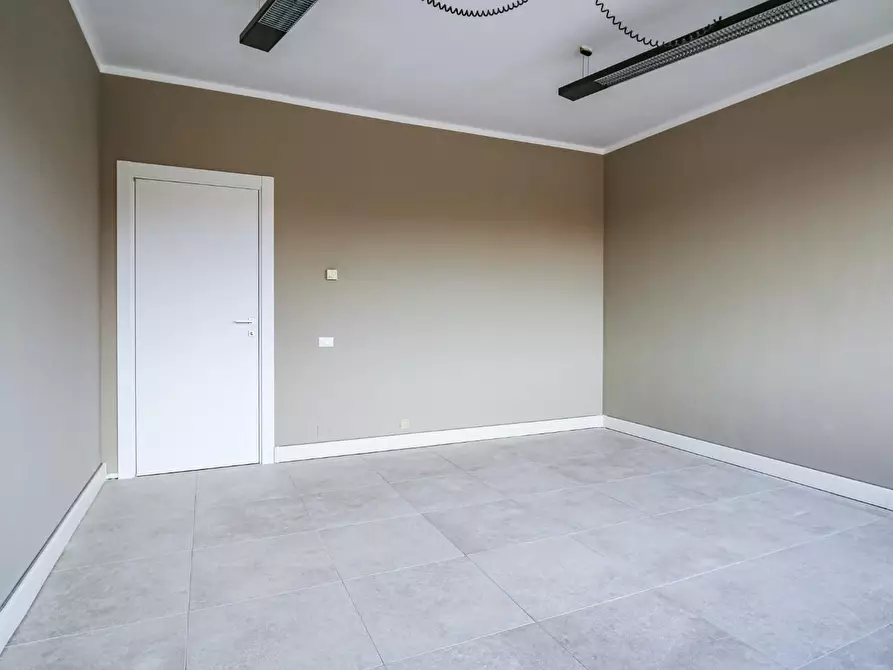 Immagine 16 di Ufficio in affitto  a Pisa