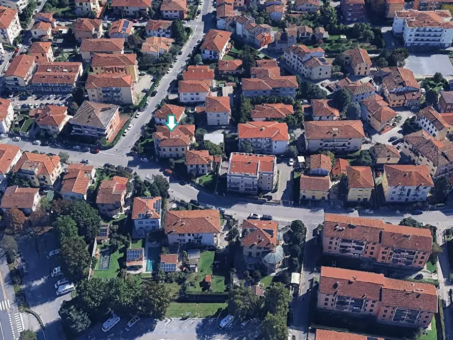 Immagine 2 di Appartamento in vendita  a Lucca