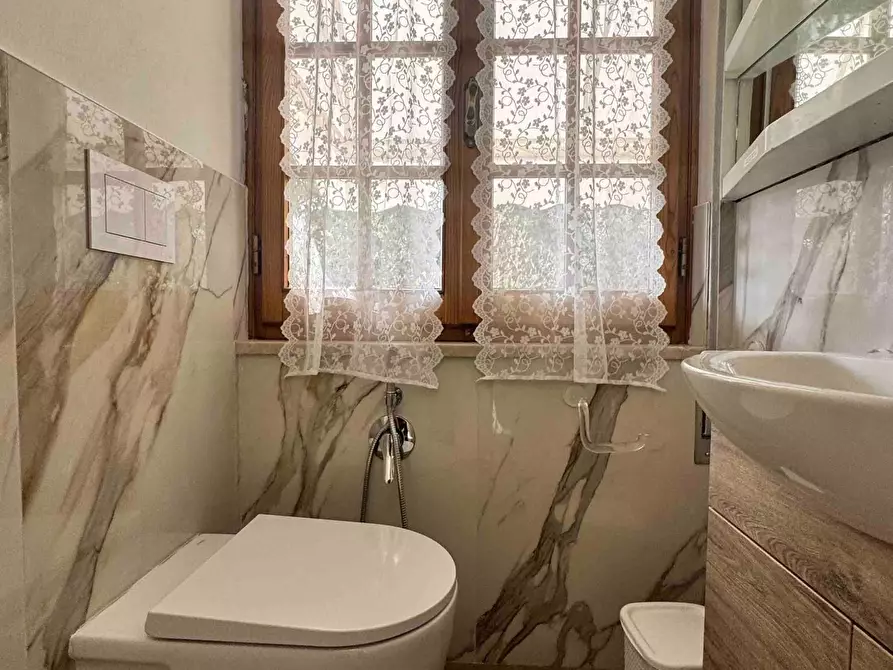 Immagine 5 di Appartamento in affitto  a Pietrasanta