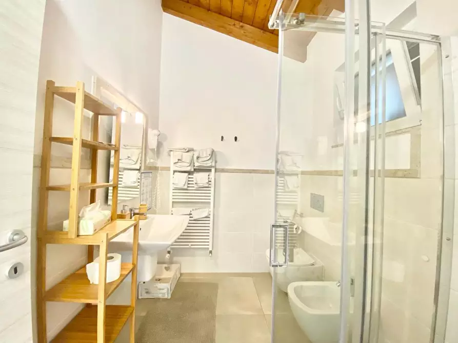 Immagine 16 di Villa in vendita  a Massa