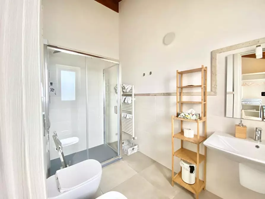 Immagine 15 di Villa in vendita  a Massa