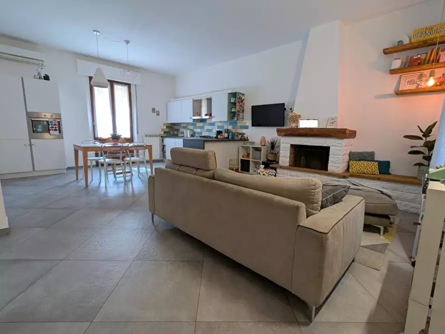 Immagine 2 di Appartamento in vendita  a Poggibonsi