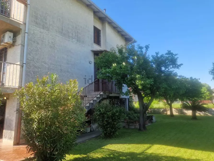 Immagine 1 di Casa quadrifamiliare in vendita  a Pisa