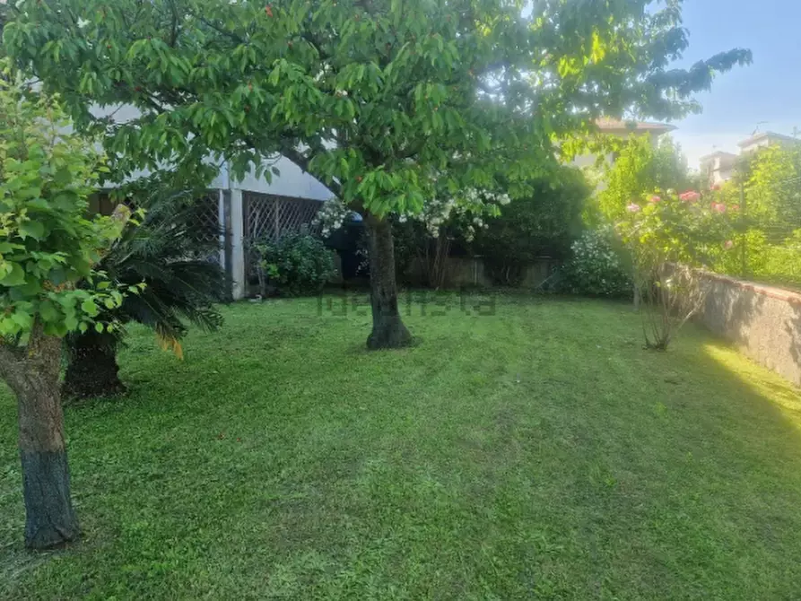 Immagine 3 di Casa quadrifamiliare in vendita  a Pisa