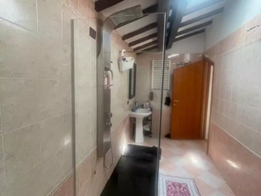Immagine 10 di Appartamento in vendita  a Vecchiano