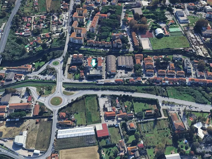 Immagine 3 di Laboratorio in vendita  a Viareggio