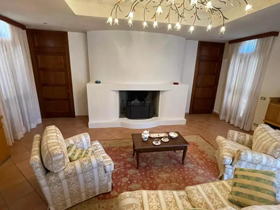 Immagine 3 di Rustico / casale in vendita  a Siena