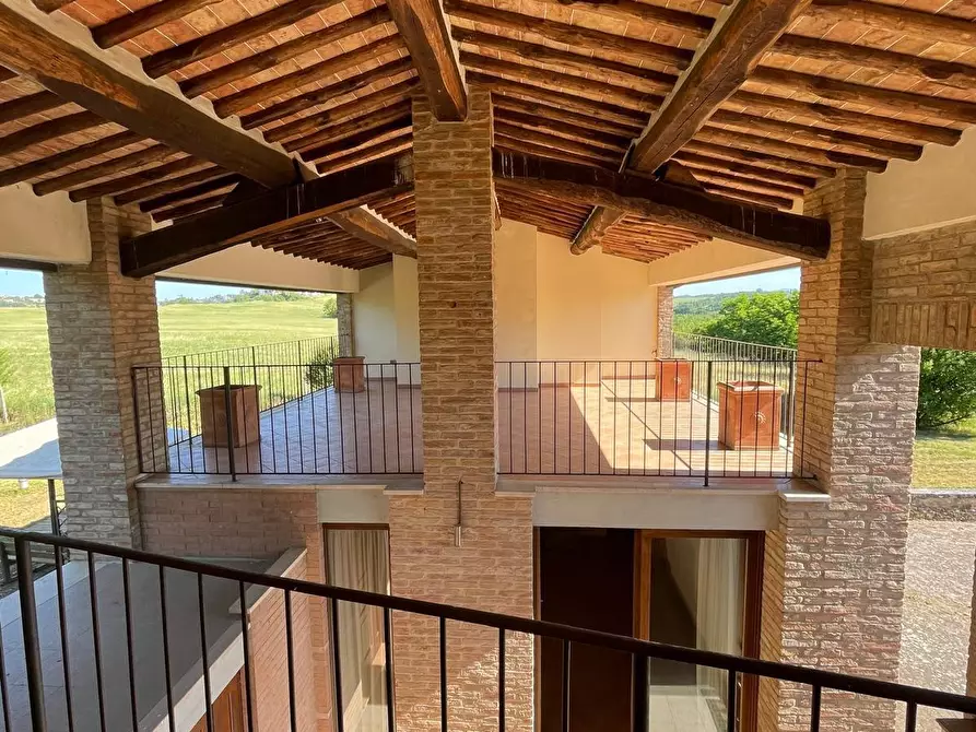 Immagine 15 di Rustico / casale in vendita  a Siena