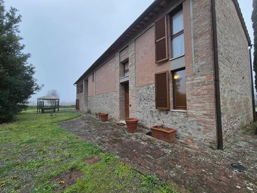 Immagine 52 di Rustico / casale in vendita  a Siena