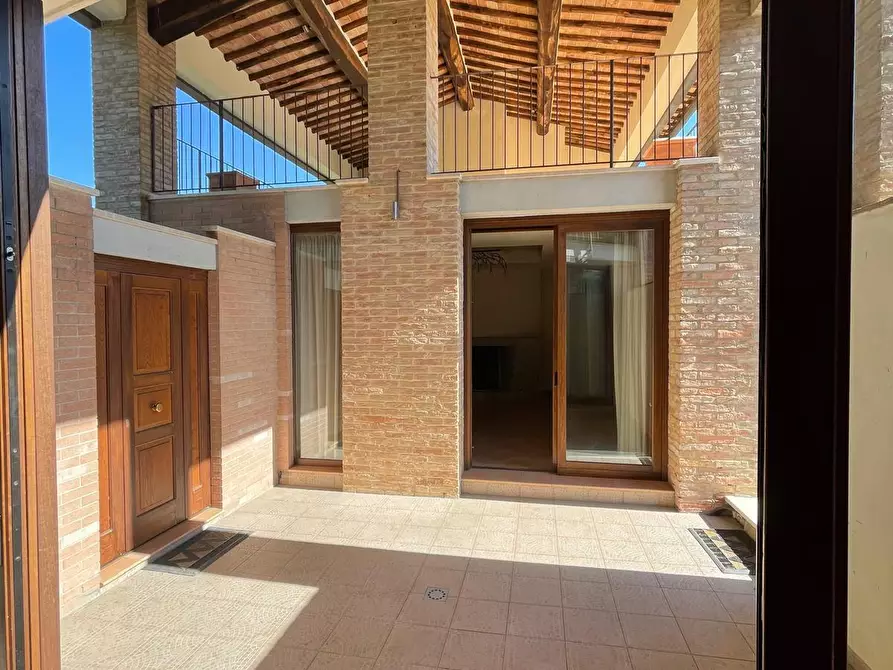 Immagine 11 di Rustico / casale in vendita  a Siena