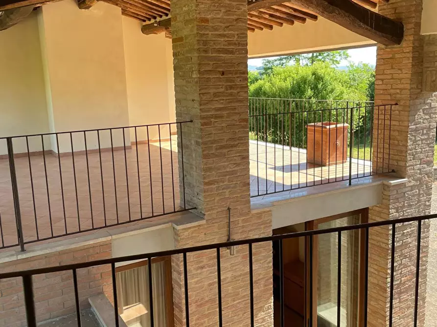 Immagine 17 di Rustico / casale in vendita  a Siena