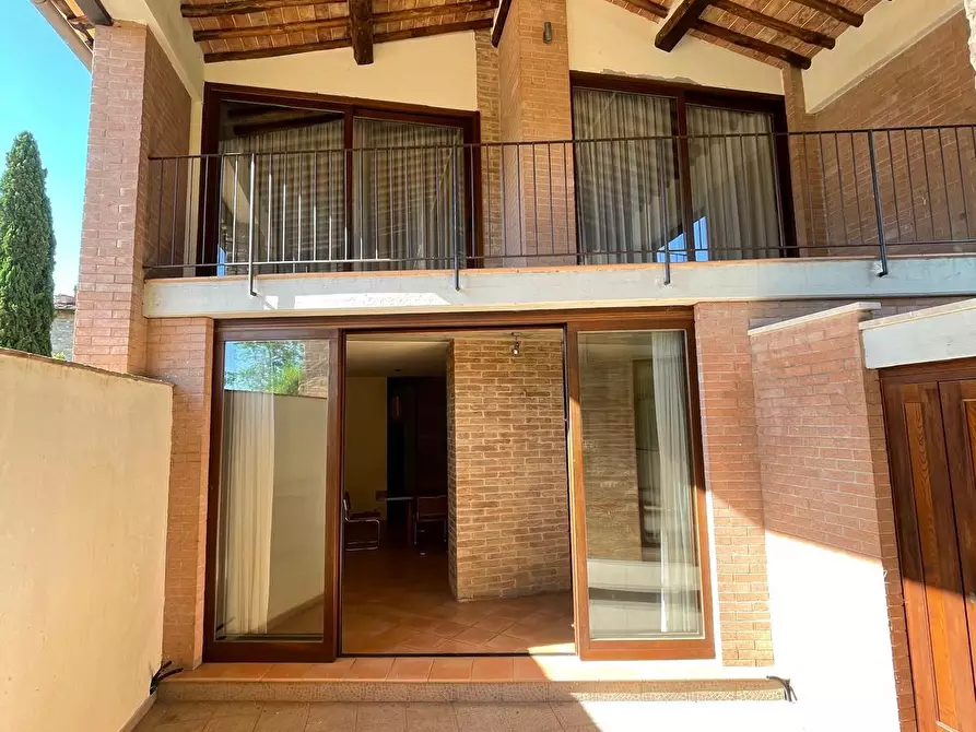 Immagine 12 di Rustico / casale in vendita  a Siena