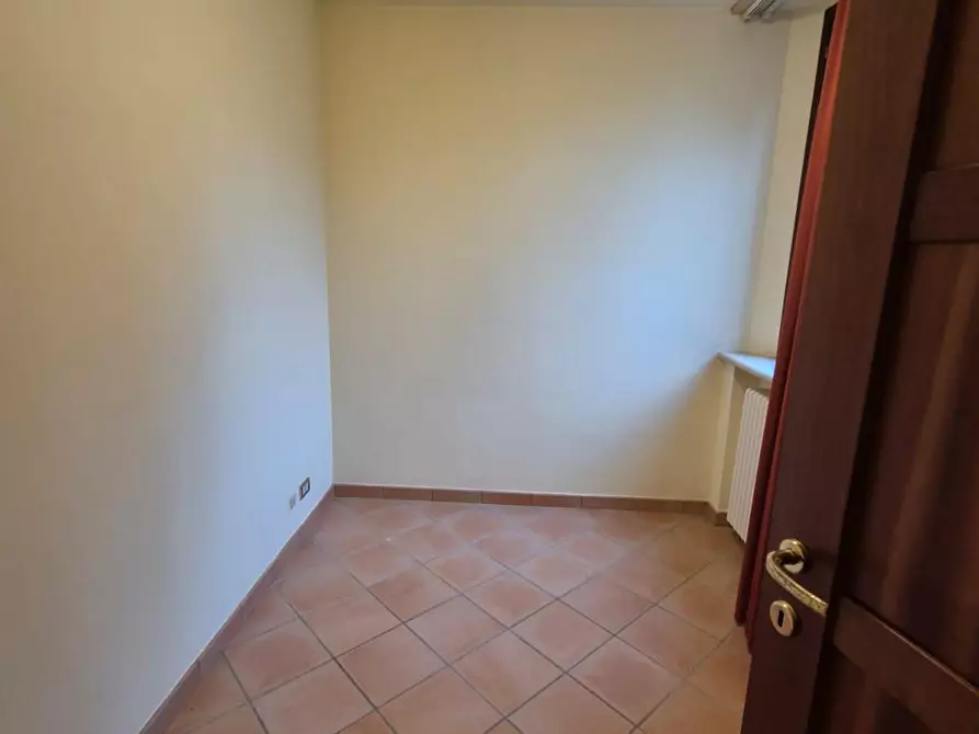 Immagine 46 di Rustico / casale in vendita  a Siena