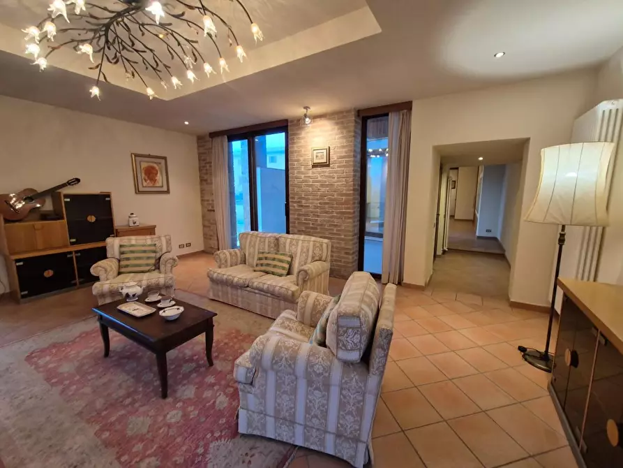 Immagine 35 di Rustico / casale in vendita  a Siena