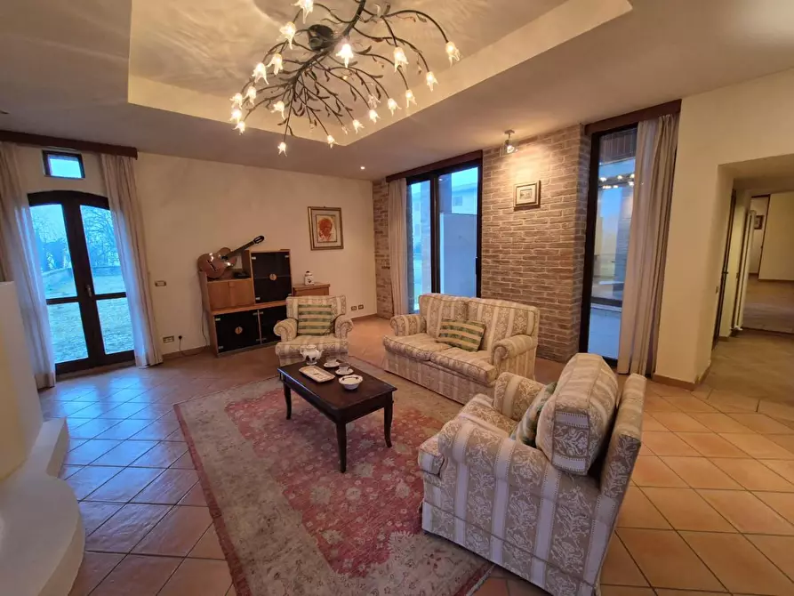 Immagine 40 di Rustico / casale in vendita  a Siena