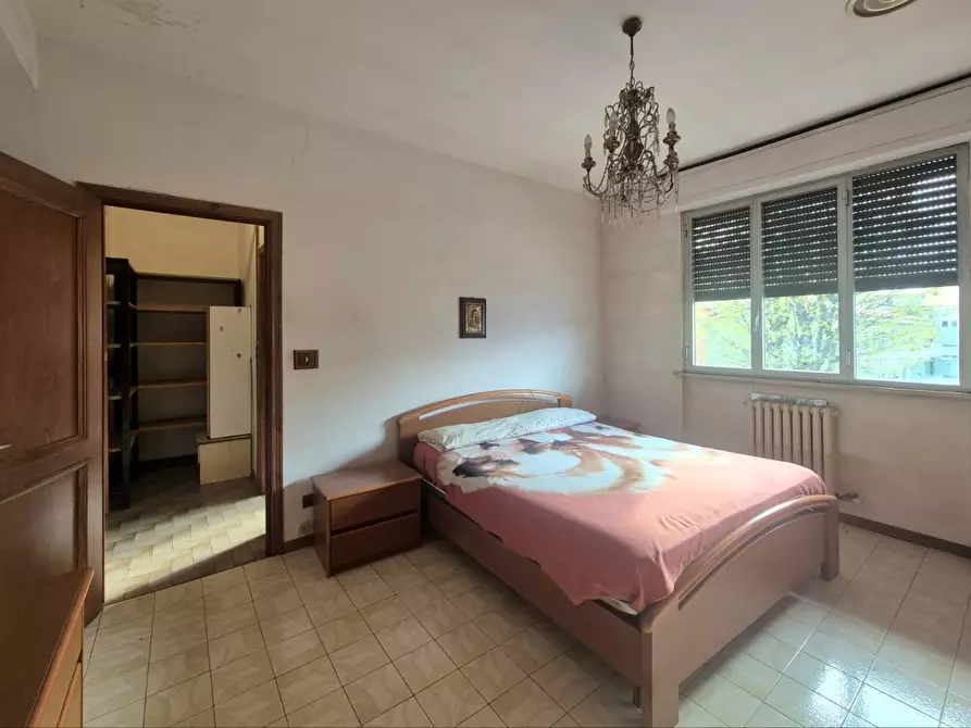 Immagine 12 di Appartamento in vendita  a Lucca