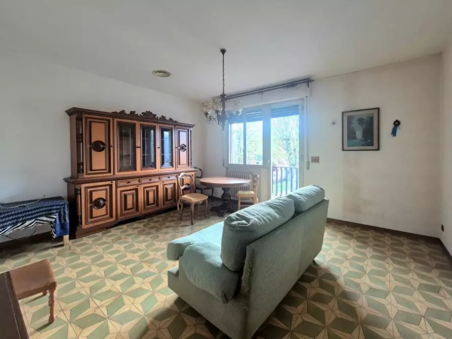 Immagine 1 di Appartamento in vendita  a Lucca