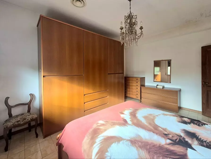 Immagine 14 di Appartamento in vendita  a Lucca