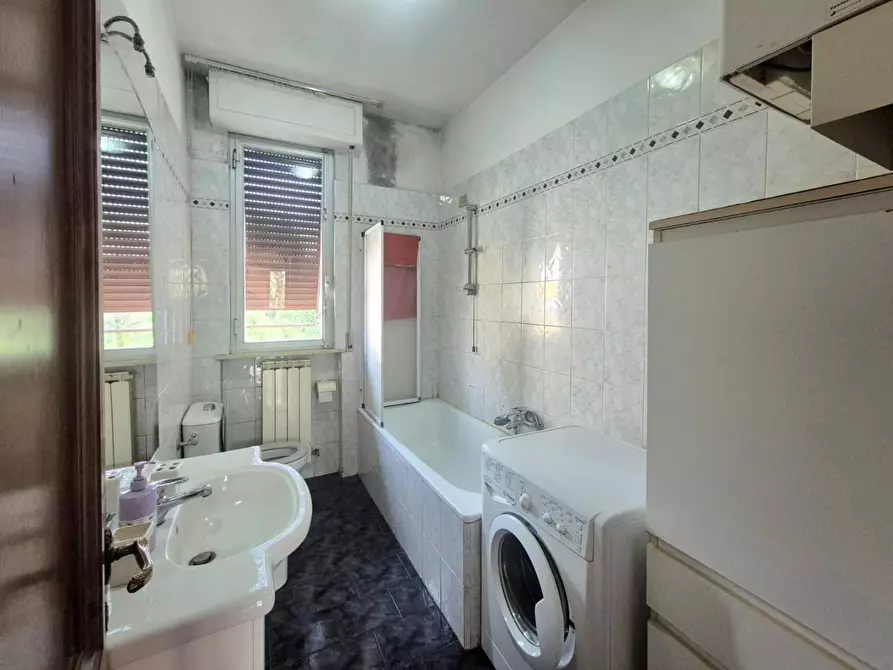 Immagine 16 di Appartamento in vendita  a Lucca