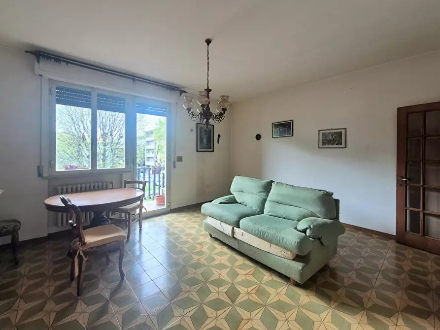 Immagine 2 di Appartamento in vendita  a Lucca