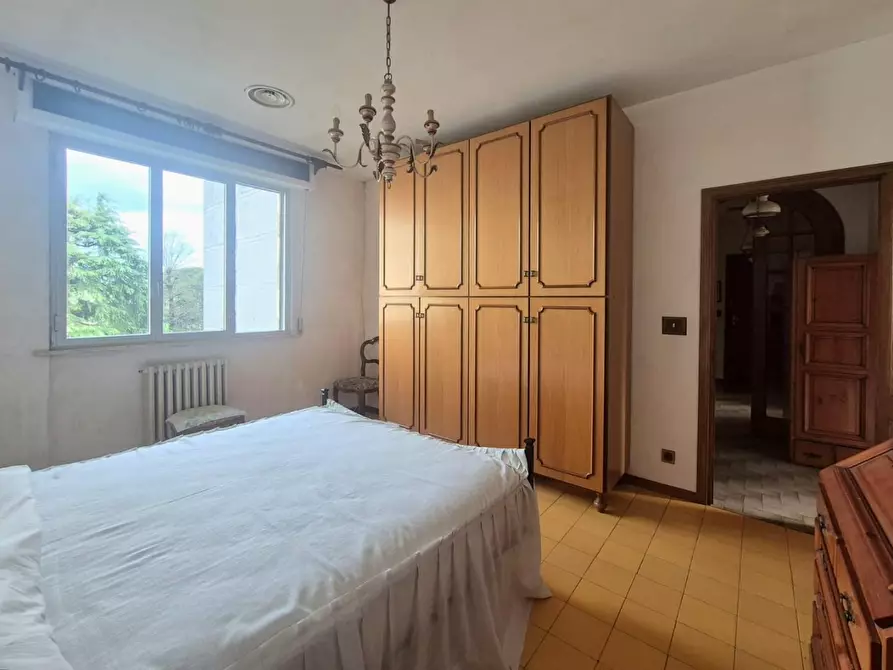 Immagine 10 di Appartamento in vendita  a Lucca