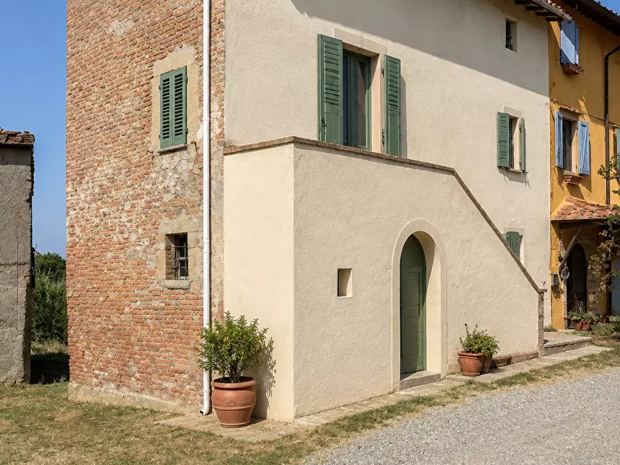 Immagine 2 di Rustico / casale in vendita  a Pontedera