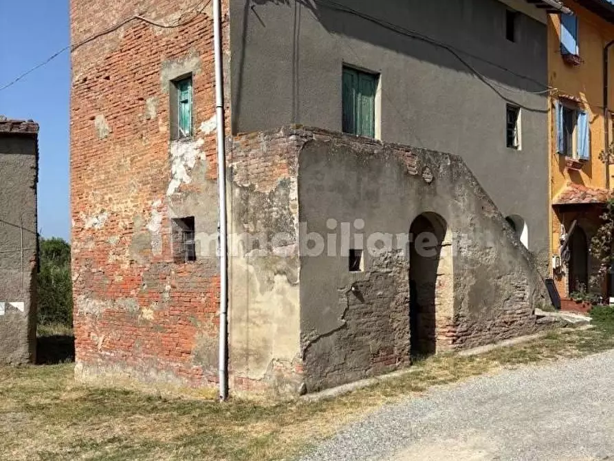 Immagine 2 di Rustico / casale in vendita  a Pontedera