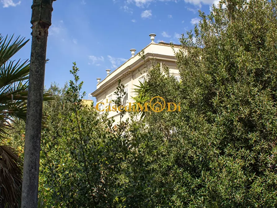 Immagine 66 di Villa in vendita  a Livorno