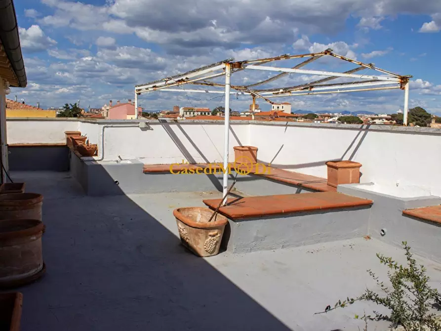 Immagine 41 di Villa in vendita  a Livorno