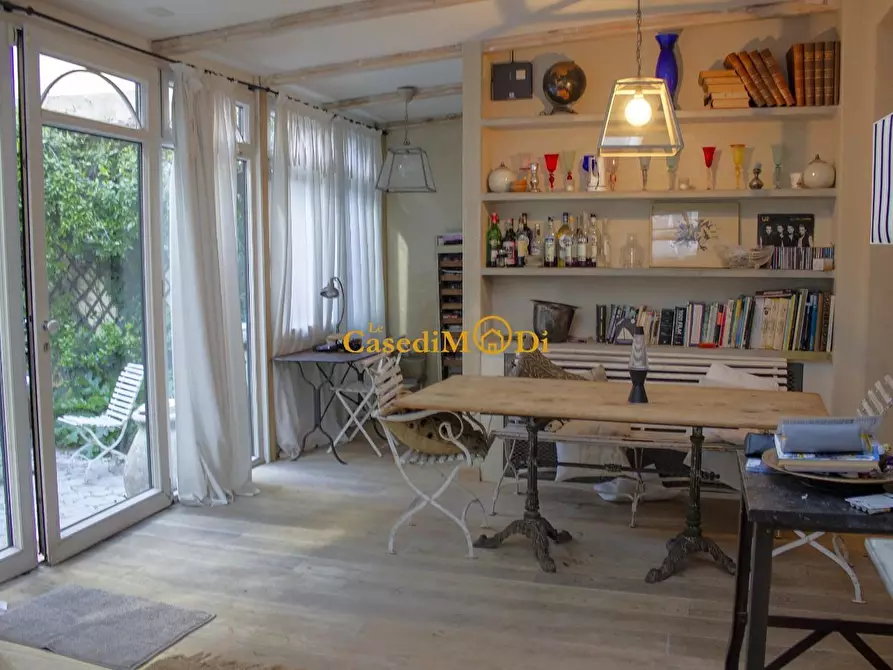 Immagine 53 di Villa in vendita  a Livorno