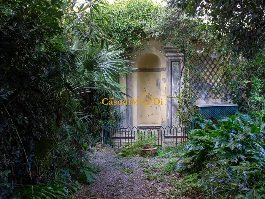 Immagine 60 di Villa in vendita  a Livorno