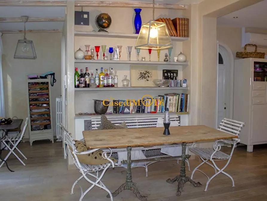 Immagine 51 di Villa in vendita  a Livorno