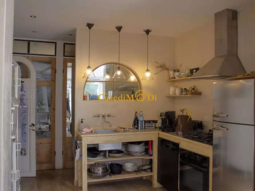 Immagine 54 di Villa in vendita  a Livorno