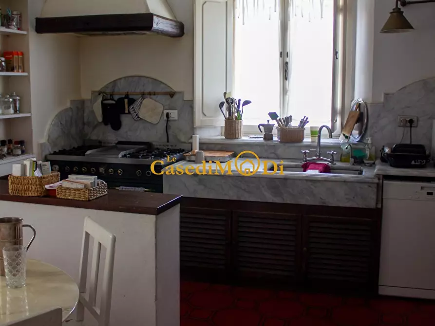 Immagine 30 di Villa in vendita  a Livorno