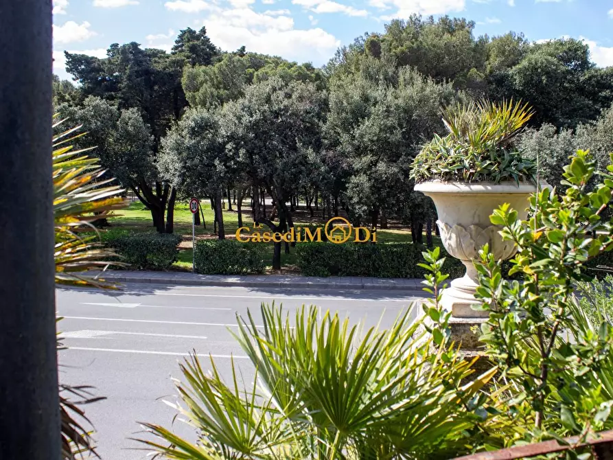 Immagine 46 di Villa in vendita  a Livorno