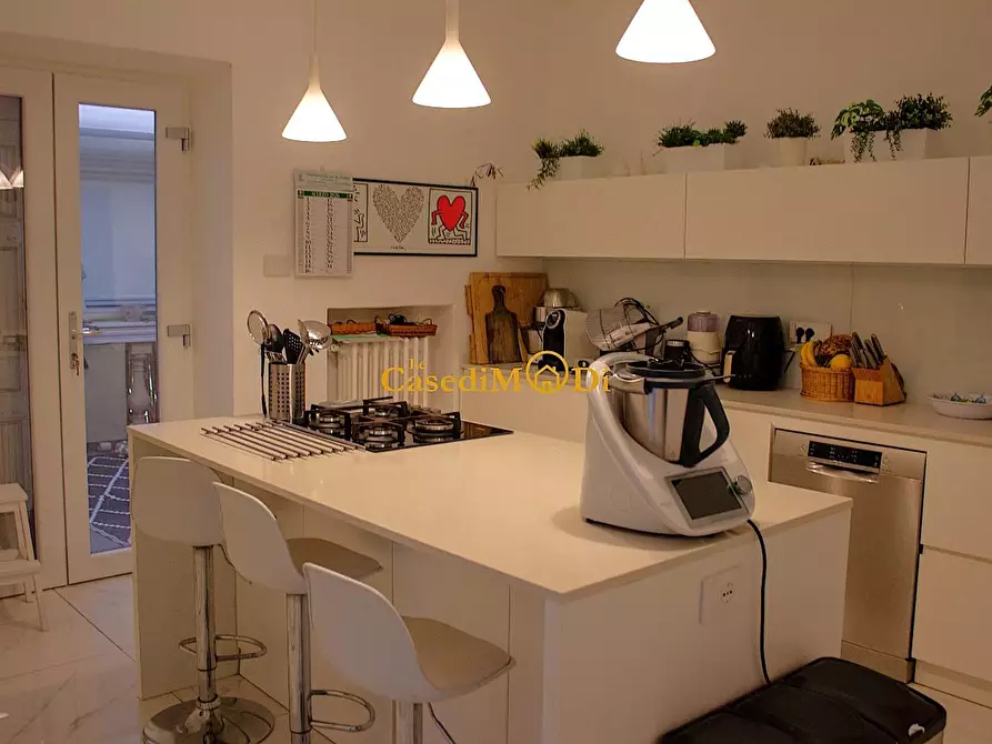 Immagine 8 di Villa in vendita  a Livorno