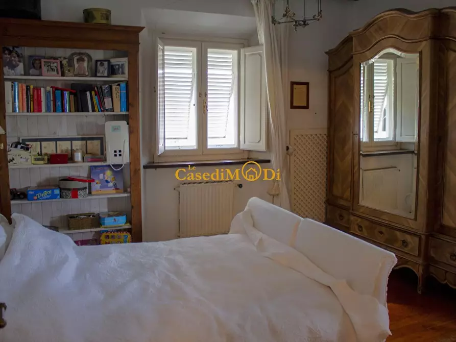 Immagine 32 di Villa in vendita  a Livorno