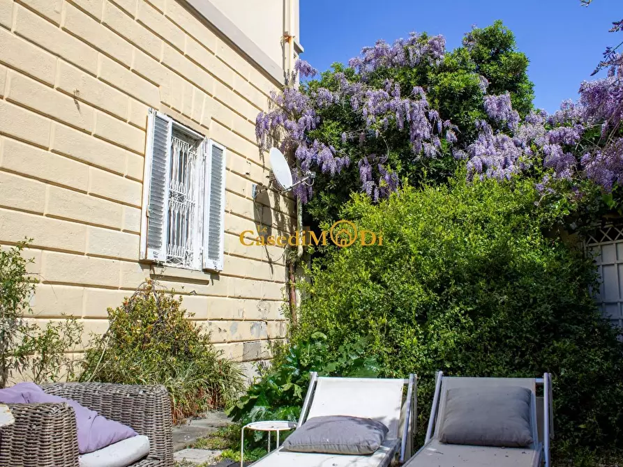 Immagine 77 di Villa in vendita  a Livorno