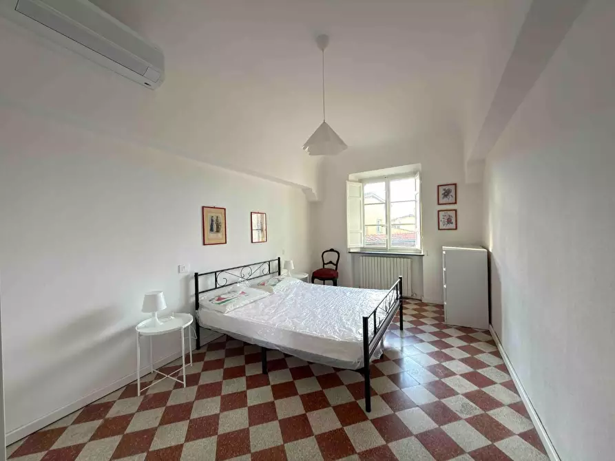 Immagine 15 di Appartamento in affitto  a Lucca