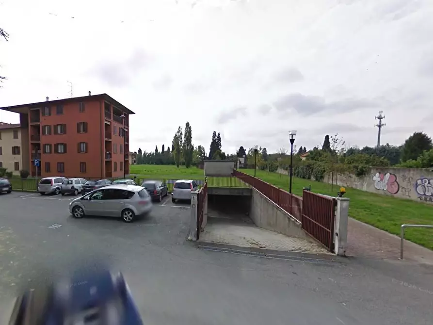 Immagine 1 di Garage in vendita  a Trezzo Sull'adda