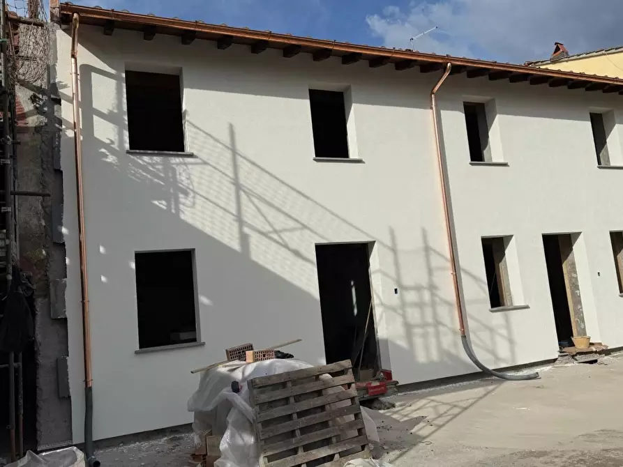 Immagine 3 di Villetta a schiera in vendita  a Lucca
