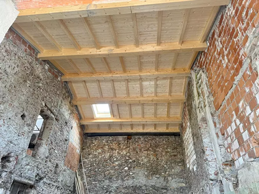 Immagine 12 di Villetta a schiera in vendita  a Lucca