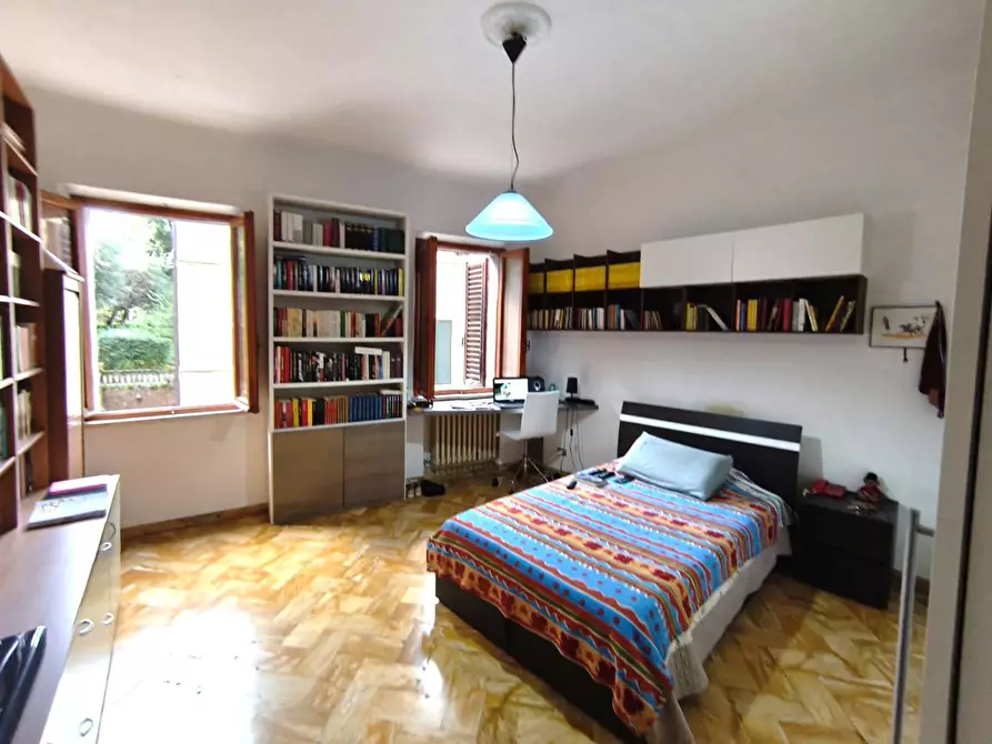 Immagine 15 di Appartamento in vendita  a Siena